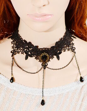 Collier gothique ras de cou