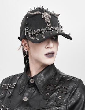 Casquette Gothique Clout&eacute;e - Horned Relic - Devil Fashion