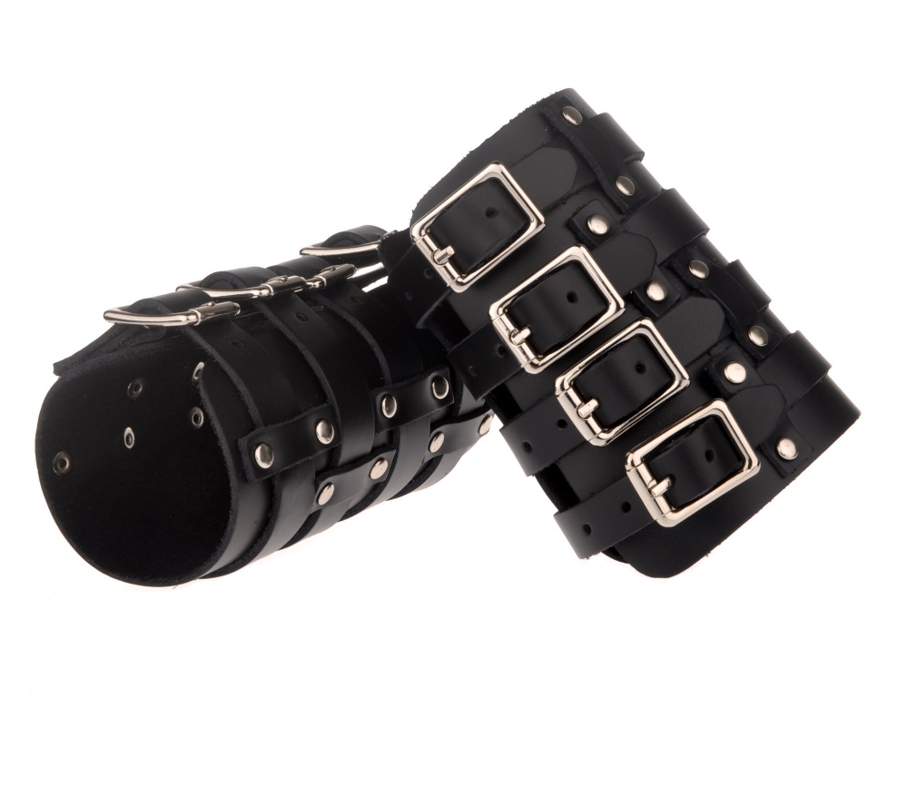 Bracelet de force cuir avec 4 sangles réglables et nombreux rivets  métalliques