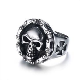 Bague gothique skull