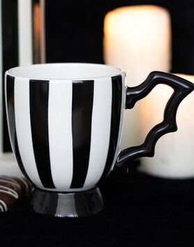 Tasse Rayée Manche Aile de Chauve-Souris