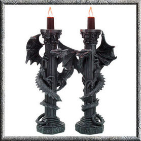 Chandeliers gothique en résine 'guardians of the light'