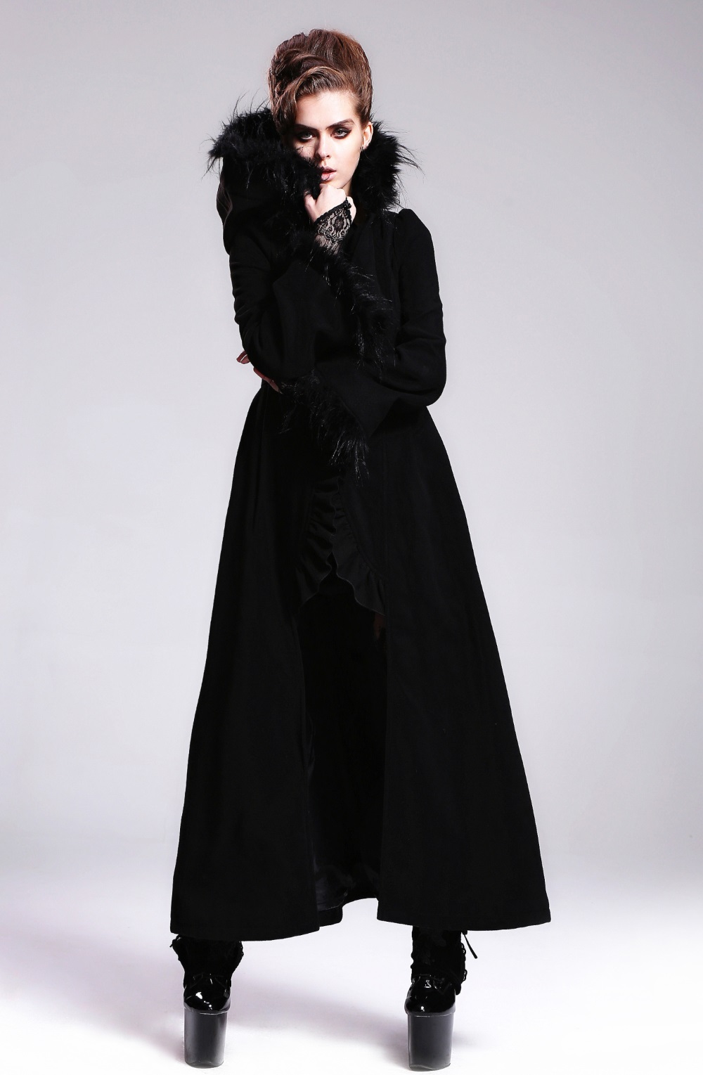 long manteau noir capuche