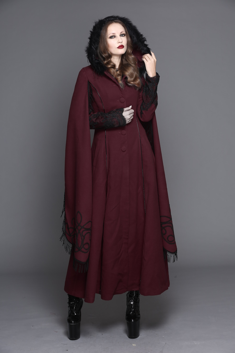 photo n°4 : Long manteau gothique femme 'red witch'