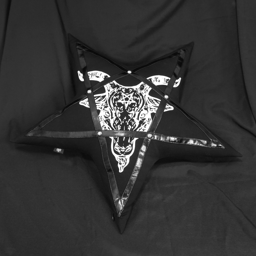 photo n°6 : Coussin pentagramme DEVIL FASHION