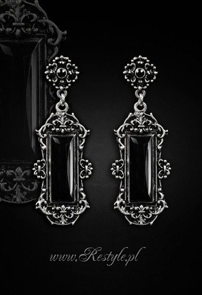 Boucles d'oreille gothique 'Vivian Black'