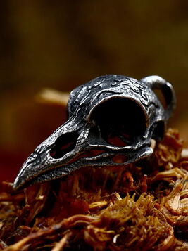Pendentif crâne de corbeau