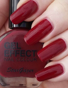 Vernis à ongles rouge ' Vampire gel effect'