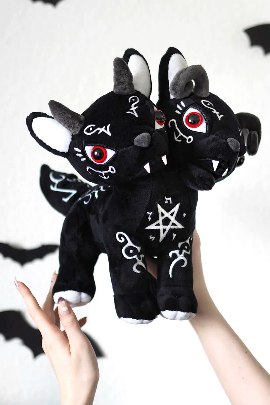 photo n°2 : Peluche KILLSTAR 'Hellbound'
