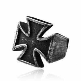 Bague gothique 'black iron cross'