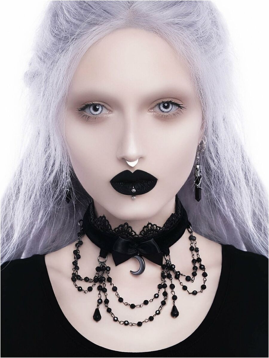 Collier ras de cou de style gothique en cuir noir avec un gros anneau