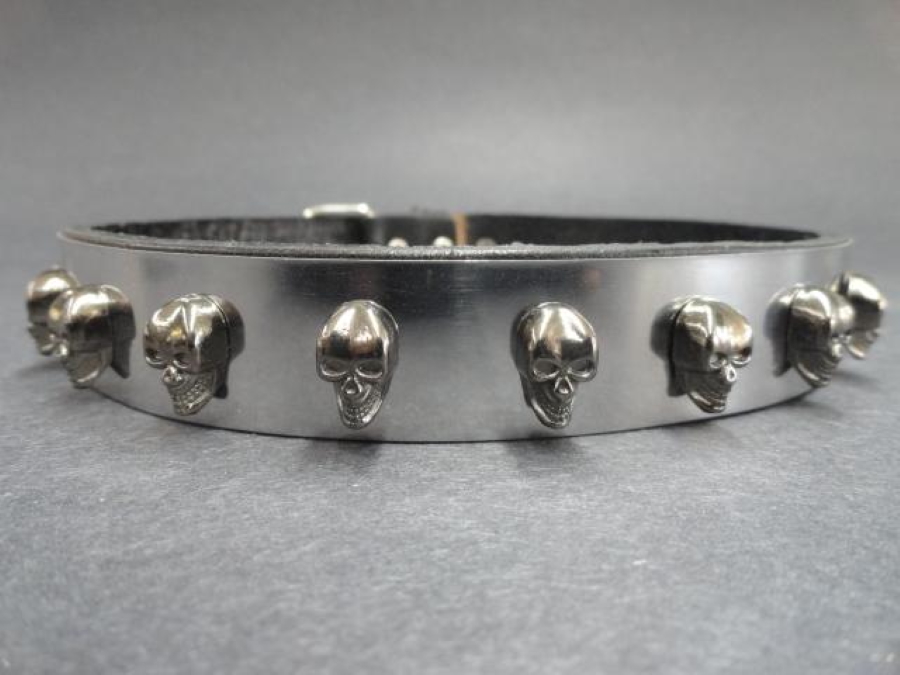 Collier gothique en cuir