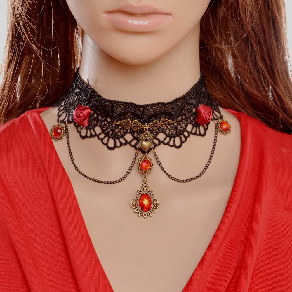 Collier gothique ras de cou