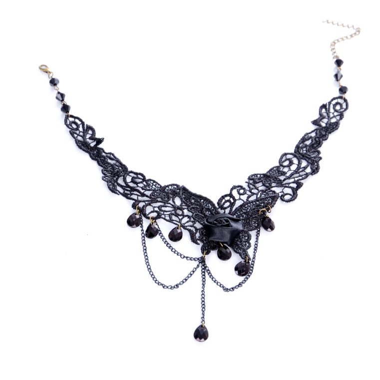 photo n°2 : Collier gothique ras de cou