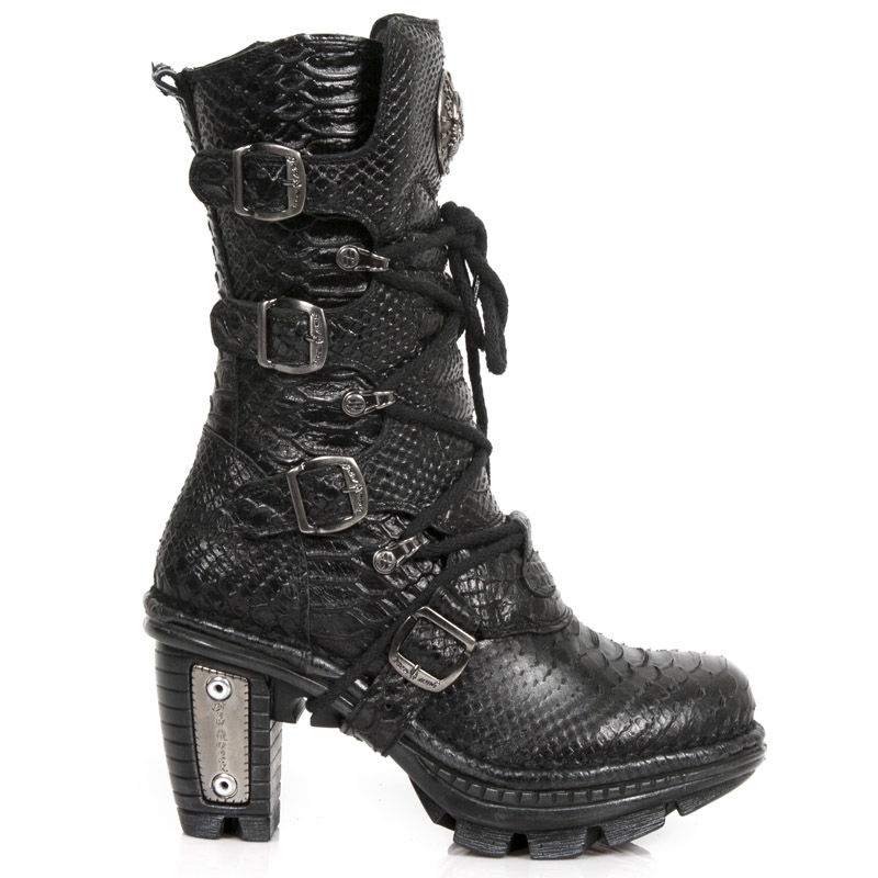 bottes cuir lacets