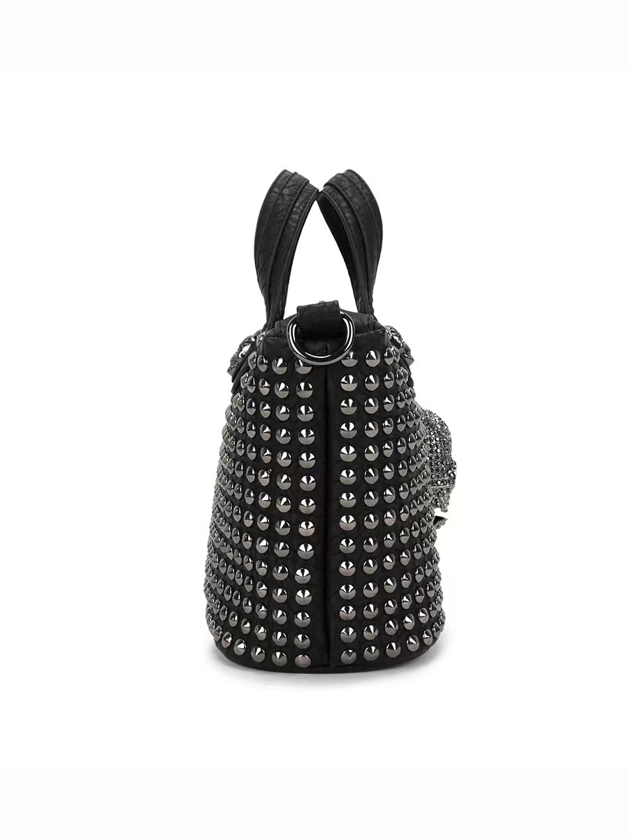 photo n°3 : Sac à main clouté