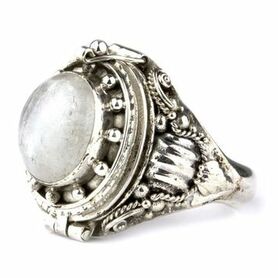 Bague poison en argent