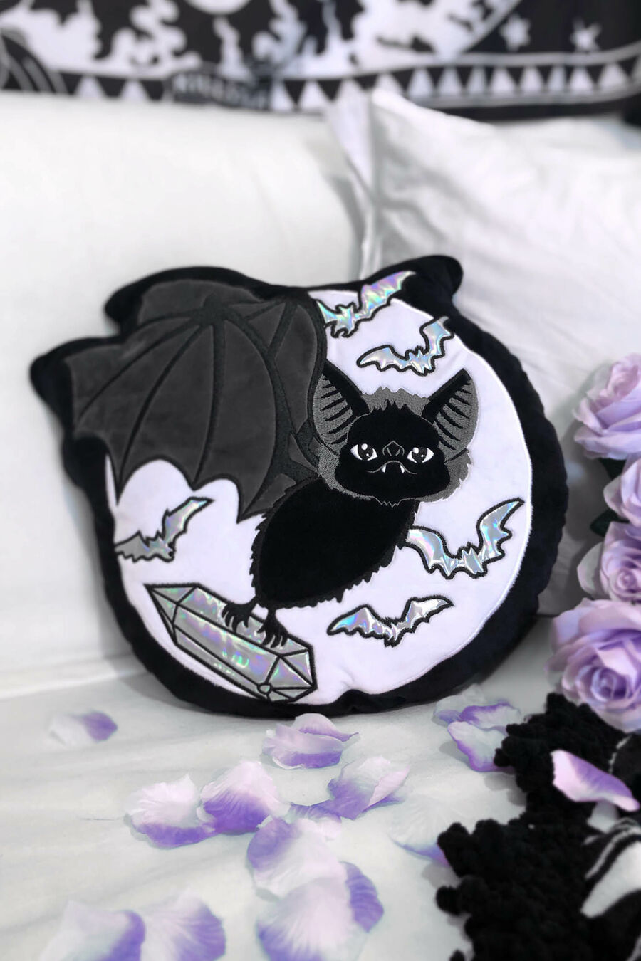 photo n°2 : Coussin KILLSTAR 'rick bat'