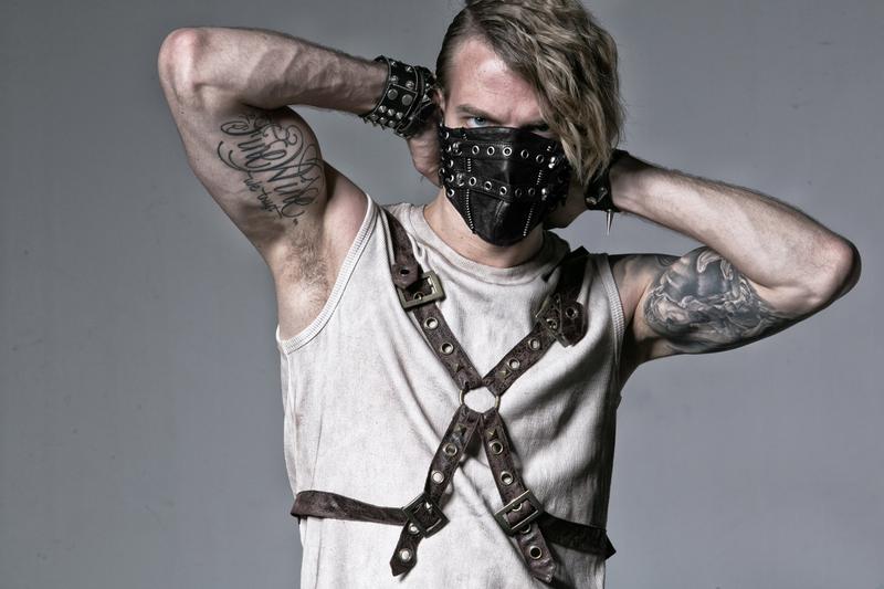 Masque gothique en cuir noir