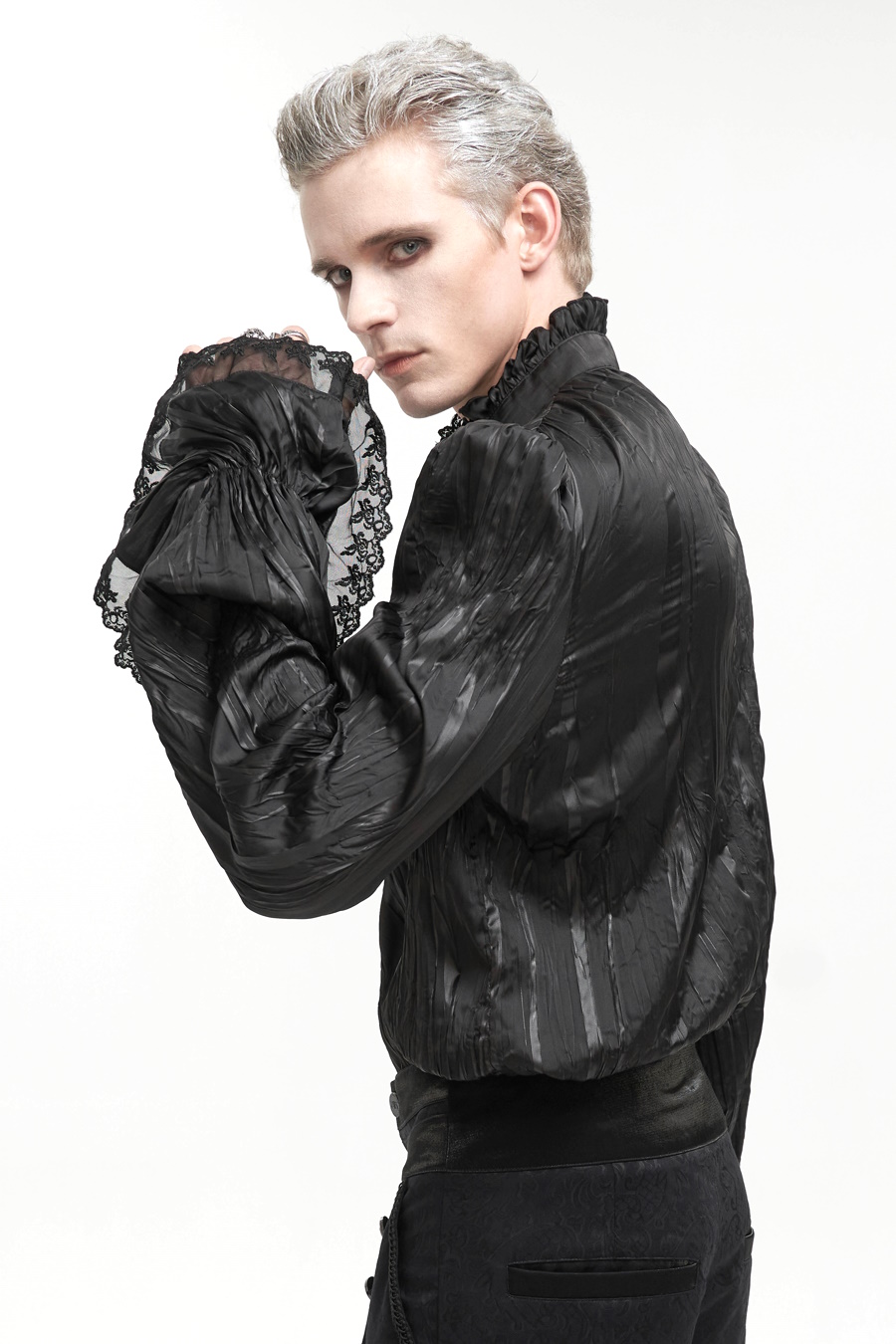 photo n°3 : Chemise gothique à jabot DEVIL FASHION