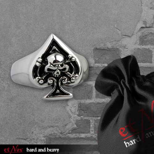 Bague gothique 'ace of spades skull'