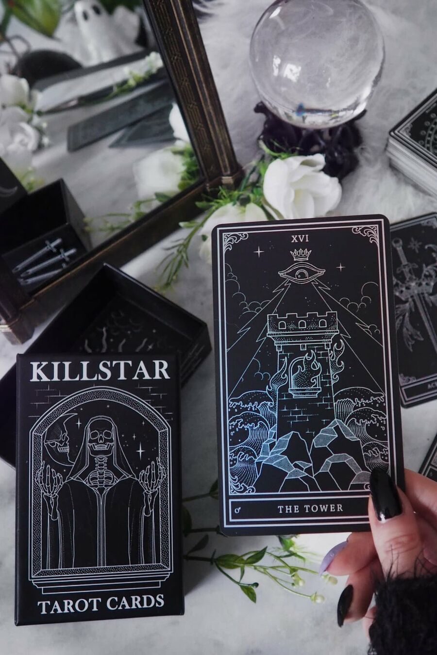 Jeu de cartes de tarot Occulte grand format par KILLSTAR
