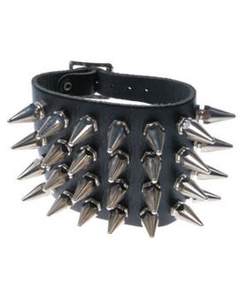 Bracelet Clout&eacute; Cuir 4 Rangs - Iron Dominion