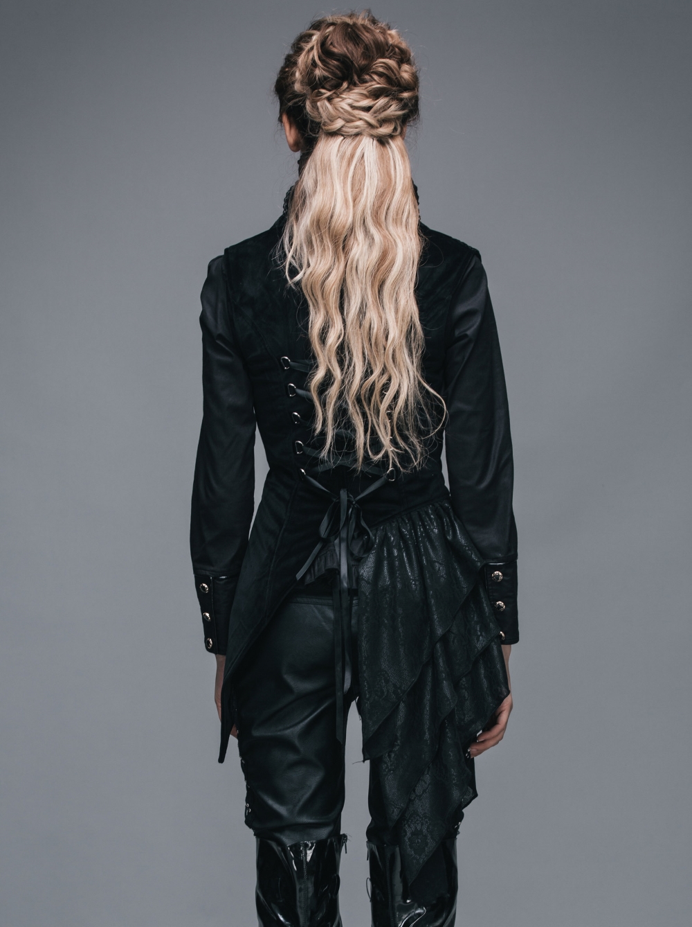 photo n°4 : Veste gothique femme sans manches